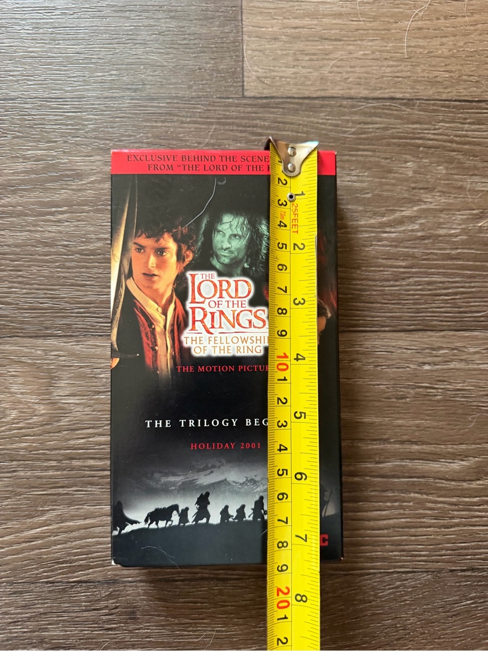 The Lord of the Rings: The Fellowship of the Ring VHS Tape - Picture 2 of 5